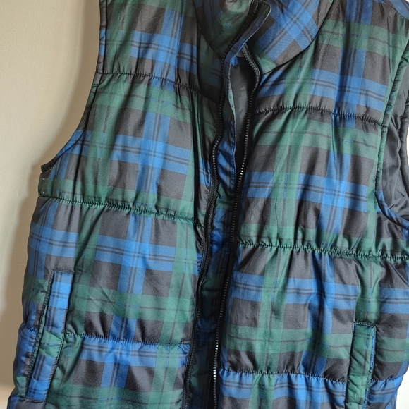 Vest - Picture 2 of 4